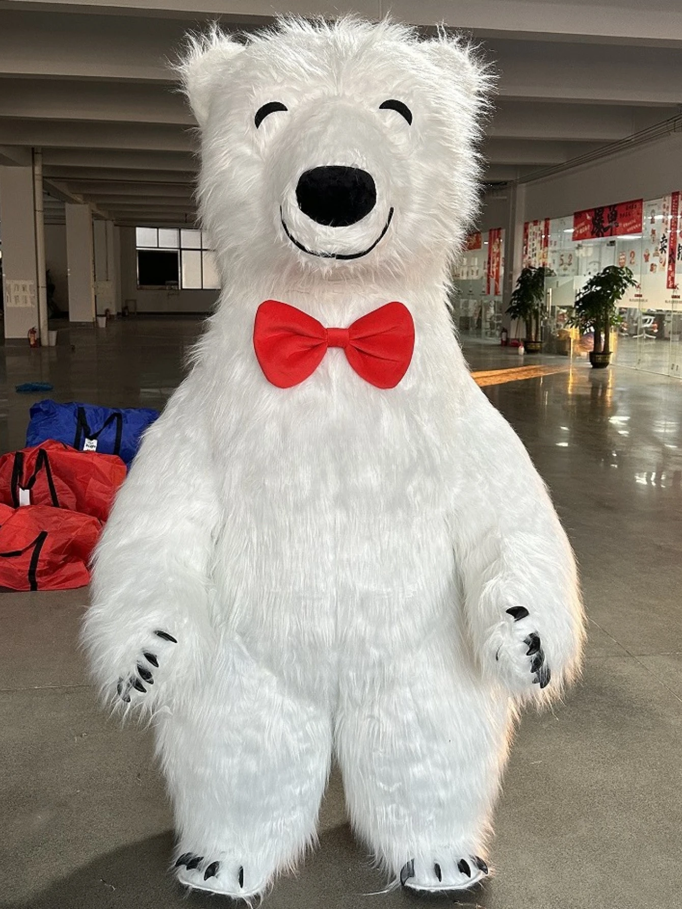 거대한 흰색 북극곰 인형 의상, 웃는 얼굴, 털이 달린 - Costumes 리뷰 및 가격